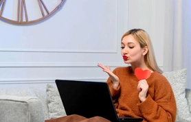 Стоит ли знакомиться на сайтах знакомств?